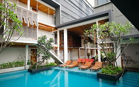 Nanda Heritage Hotel Bangkok 4*