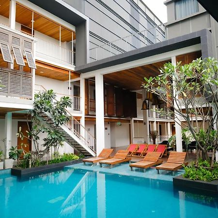 Nanda Heritage Hotel Bangkok Exterior photo